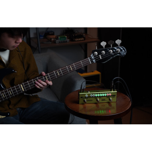 Напольная компактная басгитарная педаль Dapper Bass Mini Valeton MES-2
